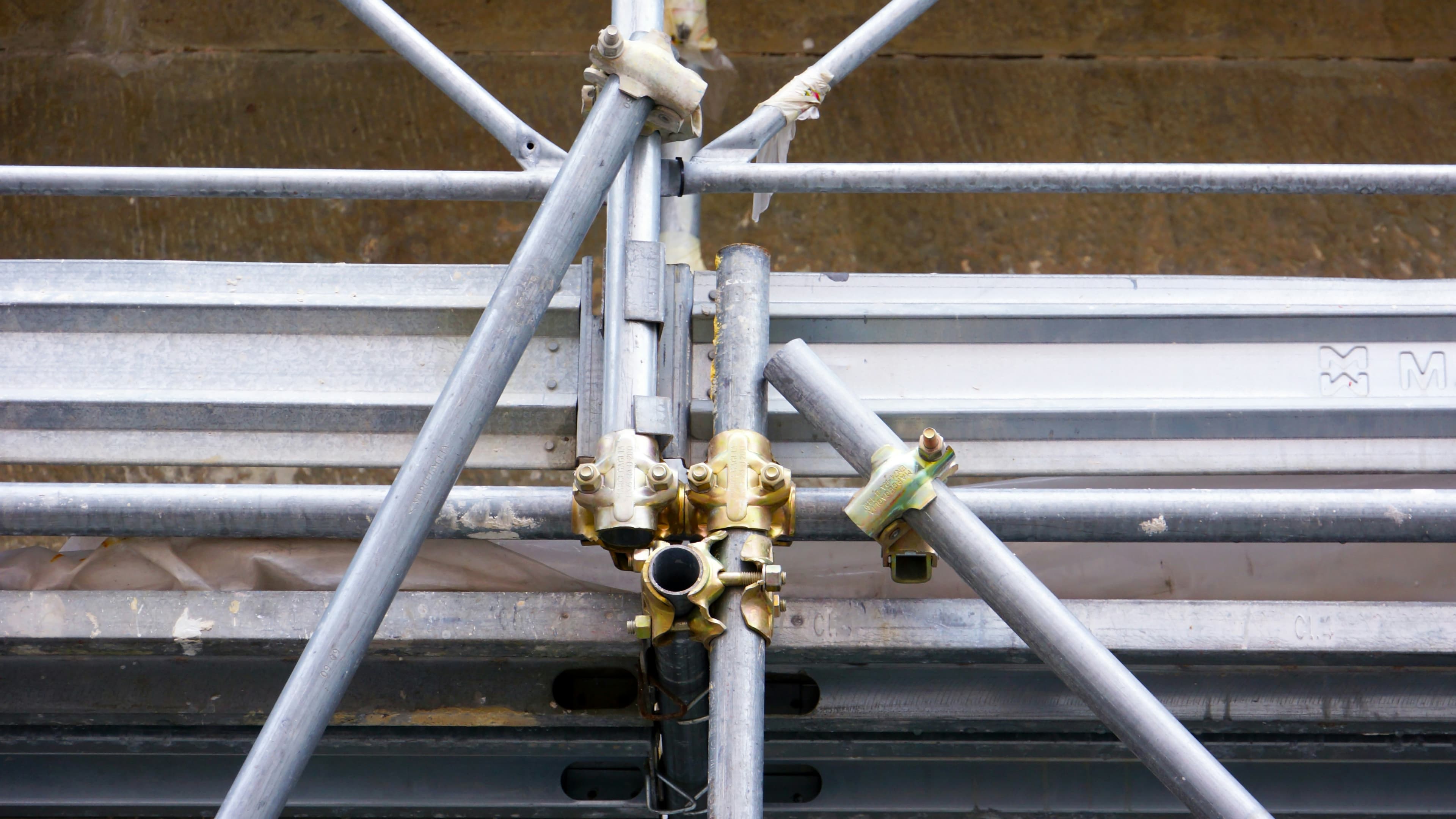 Ringlock vs Tube & Fitting: Choosing the Right Scaffold System